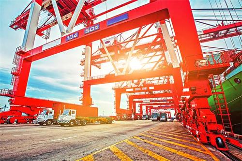 今后上海市在离岸贸易和转口贸易方面会出现大幅的提高